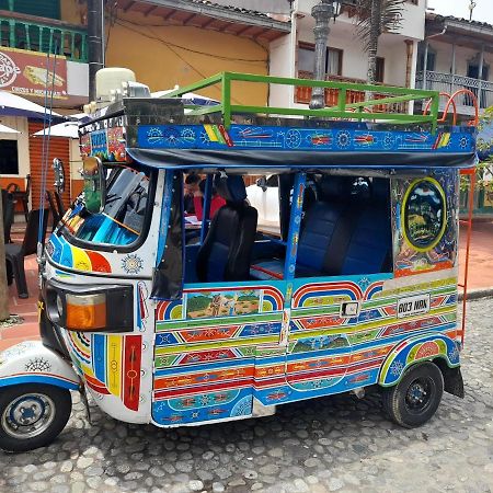 El Paraiso Paisa 5 Minutos Del Malecon Parqueadero Privado A Гуатапе Екстер'єр фото