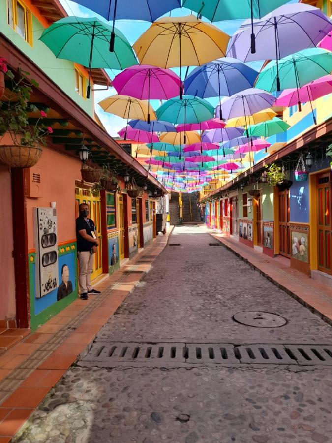 El Paraiso Paisa 5 Minutos Del Malecon Parqueadero Privado A Гуатапе Екстер'єр фото